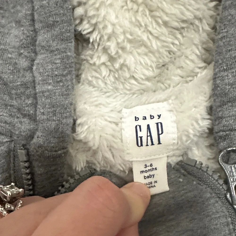 GAP Gray Hooded Kids Footie‎